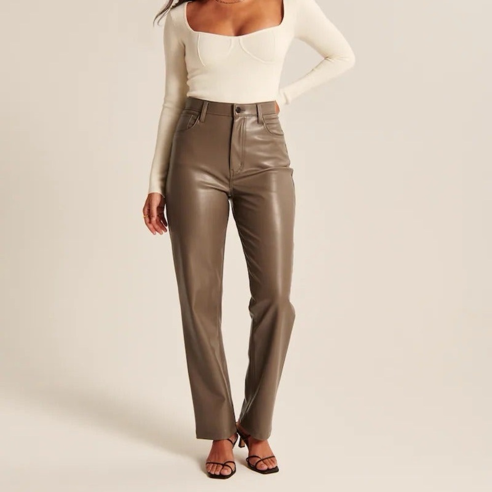 NWT ABERCROMBIE Vegan Leather 90s Straight Pant x Taupe - size 27/S
